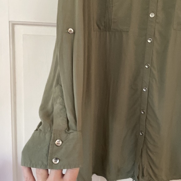 Chico’s Size 3 Long Utility Shirt Pocket Sage Green Button Down Blouse Chicos XL - Picture 3 of 9